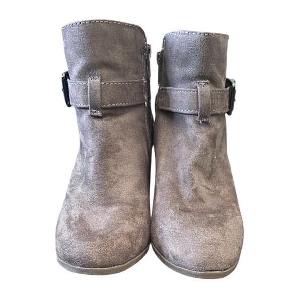 Merona Brown Heeled Boots with Chunky Heel - Picture 1 of 7